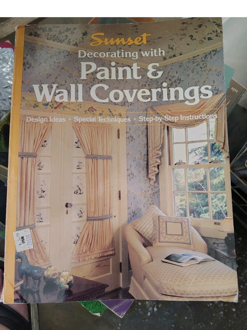 Paint & Wall Coverings Decorating Guide - Cream